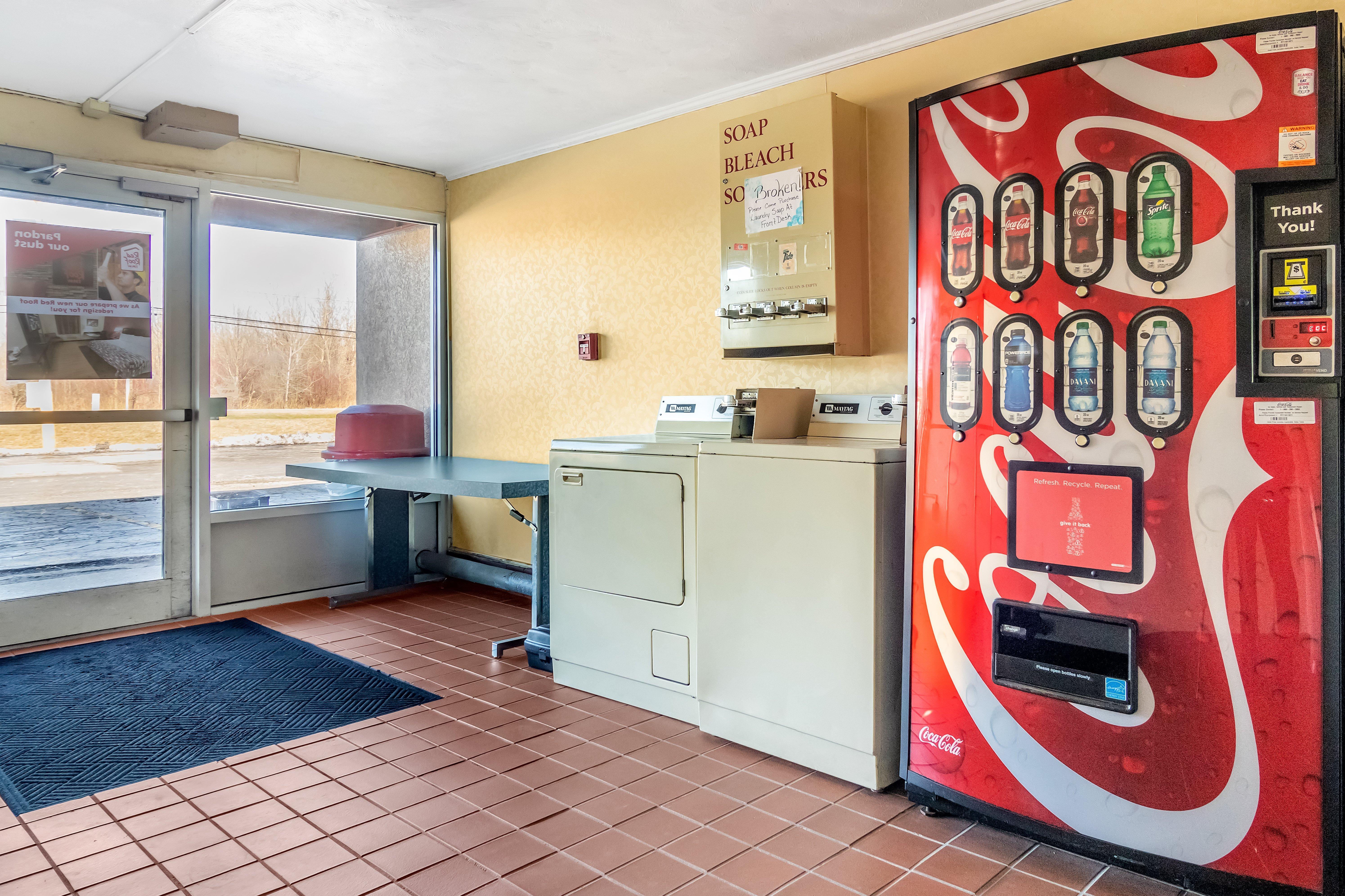 Red Roof Inn Ashtabula - Austinburg Екстер'єр фото